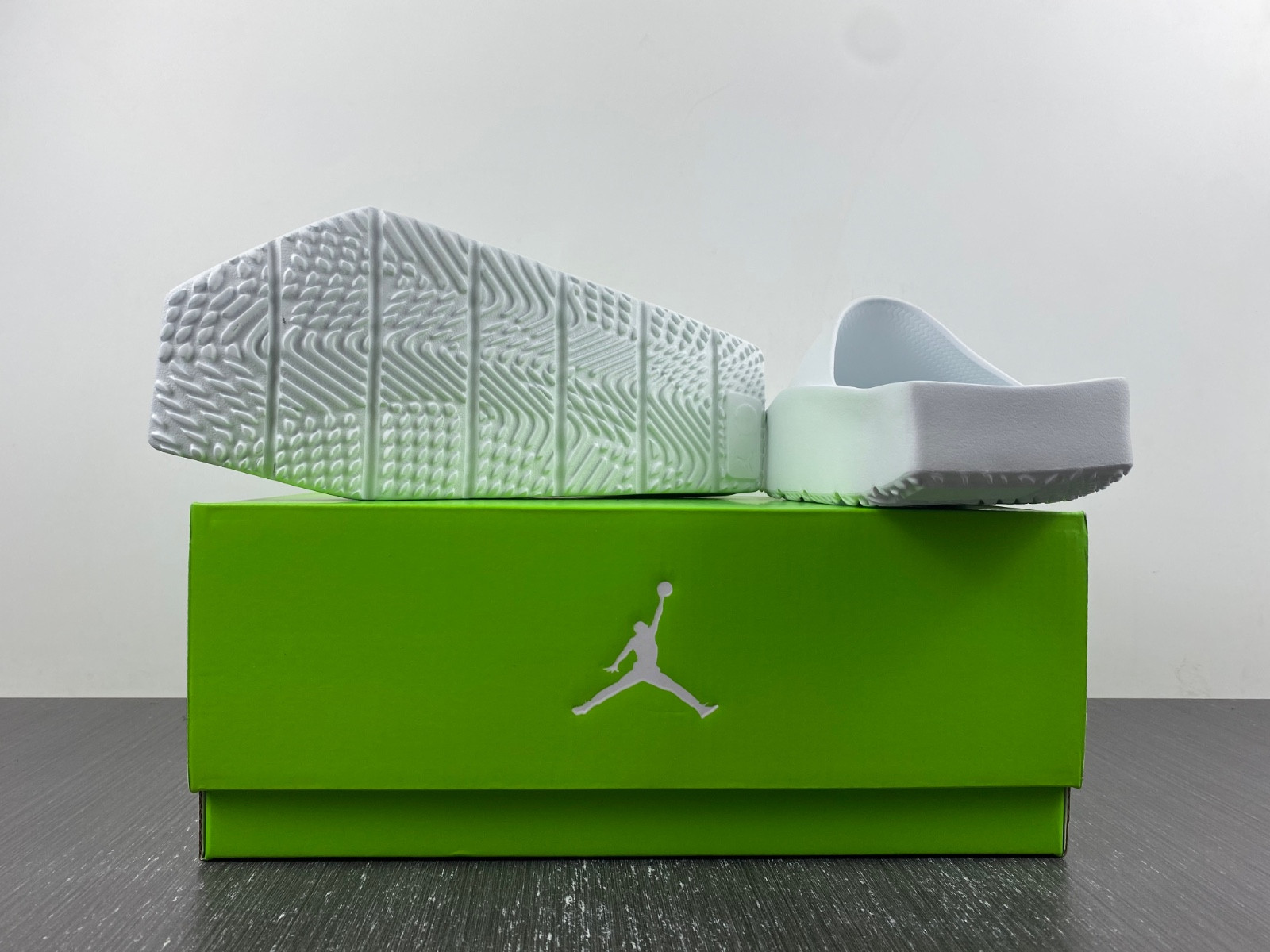 jordan hex mule arrives in “off white” dq8992-100