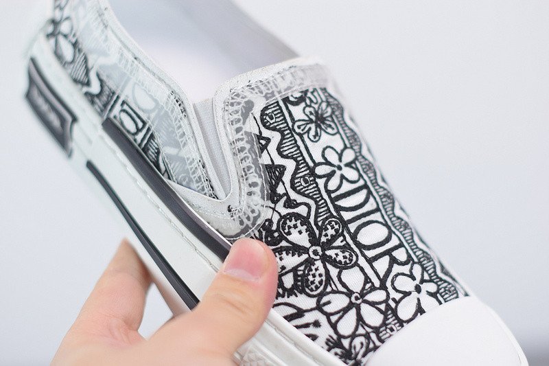 dio* x converse sneaker