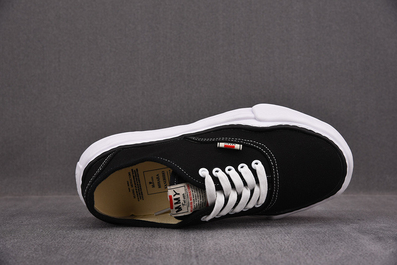 Ma*s*n mihara yasuhiro sneaker