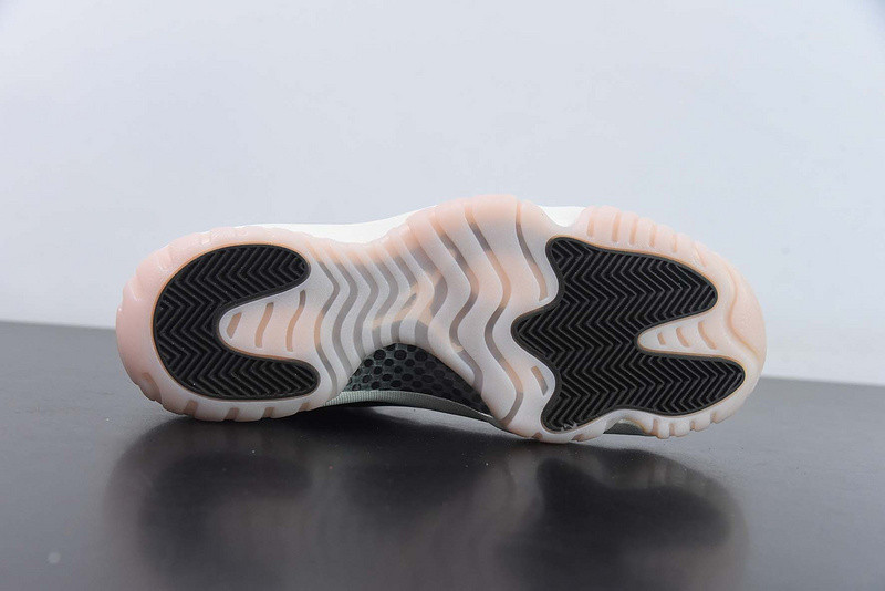 air jordan 11 wmns "neapolitan" ar0715-101