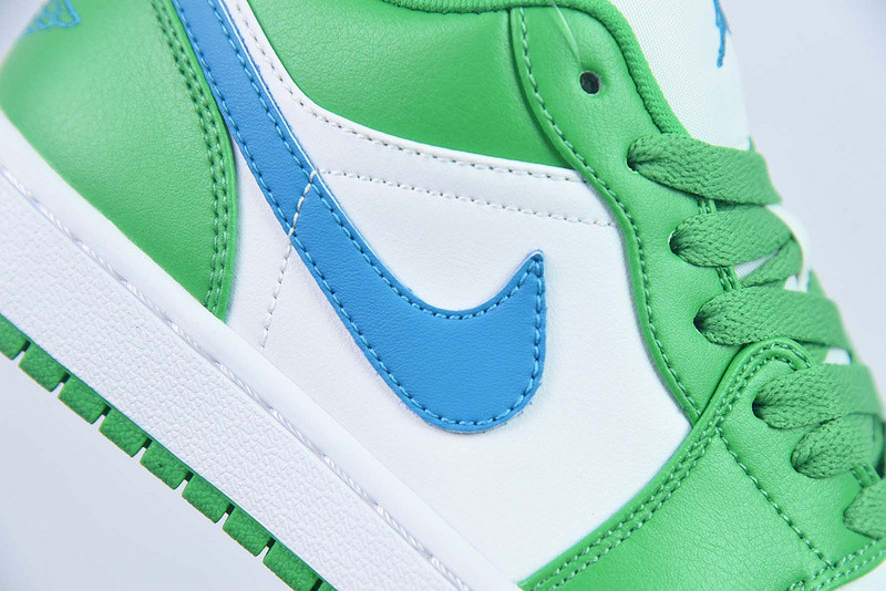 air jordan 1 low “lucky green” dc0774-304
