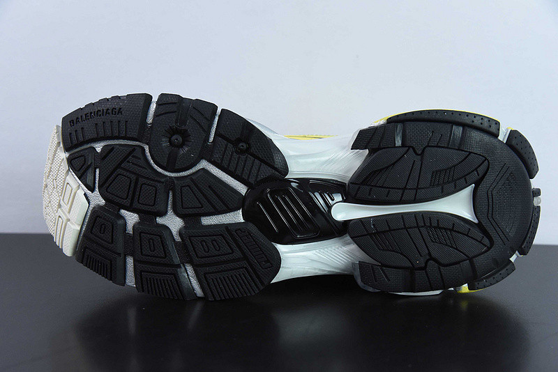 Ba*len*cia*ga runner sneaker