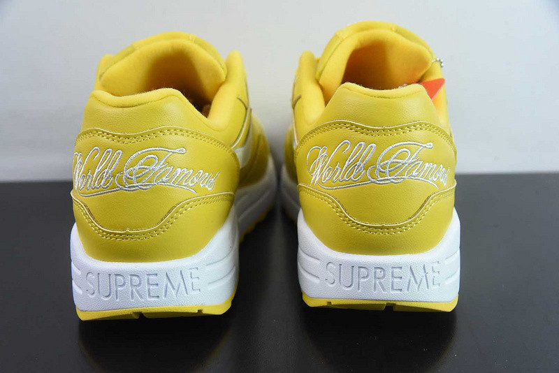 Supreme Puts Its Signature Spin on the Nike Air Max 1 HF8813-700