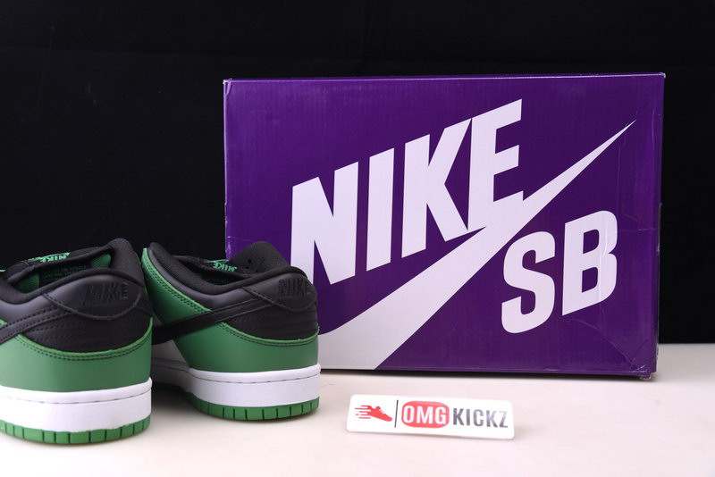 nike sb dunk low “classic green” bq6817-302